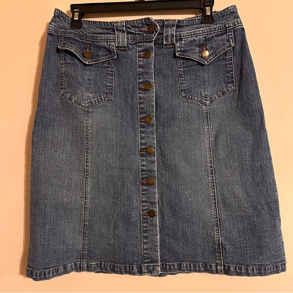 Villager Liz Claiborne Blue Denim Button Skirt